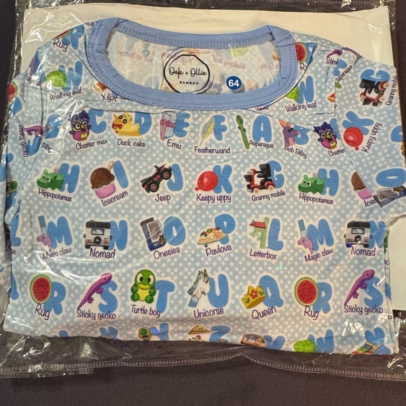 Oak‎ + Ollie bamboo long sleeve pajama set, Bluey alphabet size 18-24 months - Picture 1 of 2